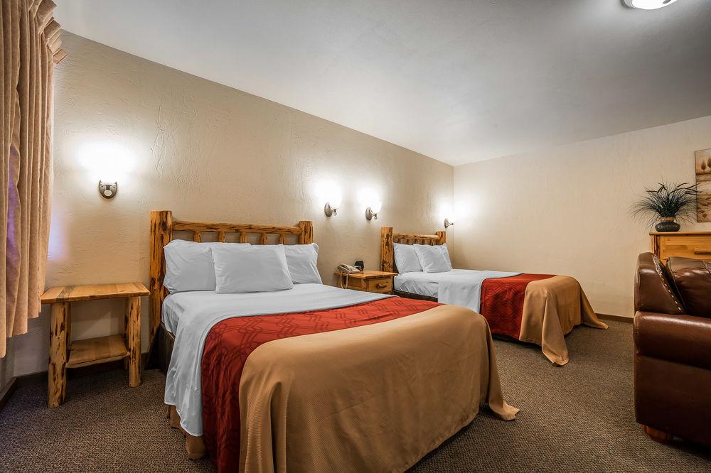 Econo Lodge Inn & Suites Kalispell - Glacier National Park Gateway Exteriör bild